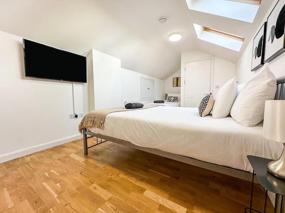 Newly Refurbished Luxury 3 Bedroom Apartment London Exterior photo