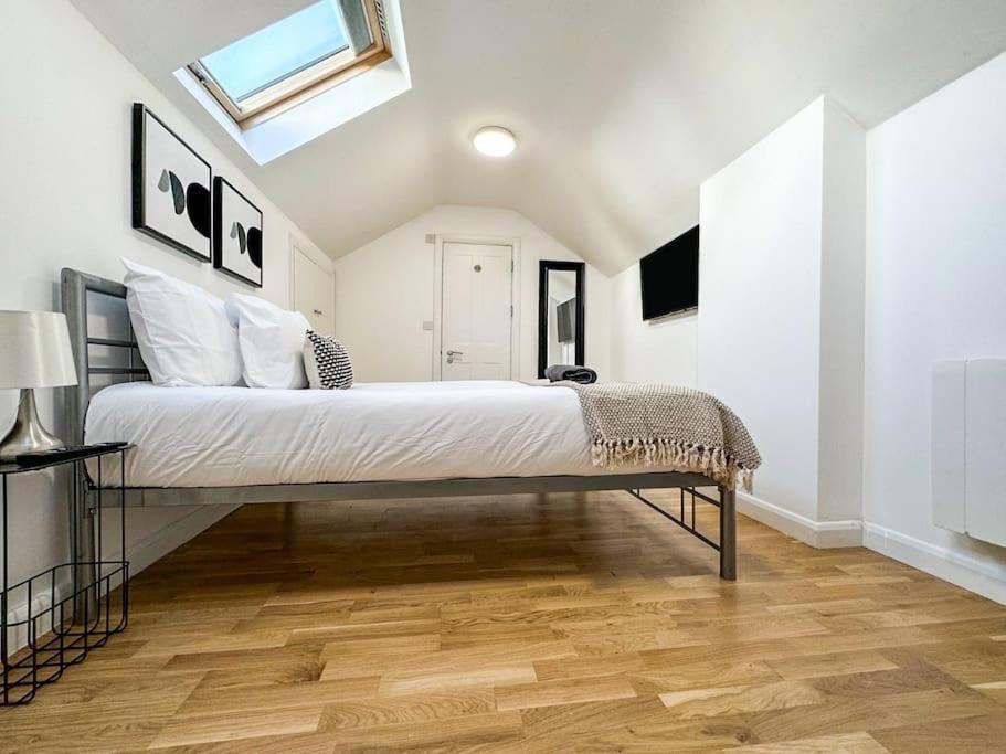 Newly Refurbished Luxury 3 Bedroom Apartment London Exterior photo